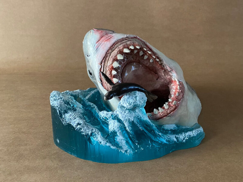 Megalodon Scene, small (Otodus megalodon), 1:20 scale hand-painted resin replica by J. Miguel Aparicio
