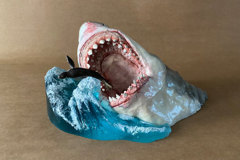 Megalodon Scene, small (Otodus megalodon), 1:20 scale hand-painted resin replica by J. Miguel Aparicio — view 6
